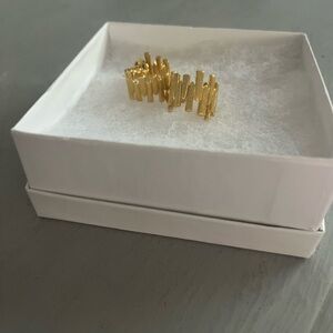 Beautiful gold plated/filled earrings, never worn!